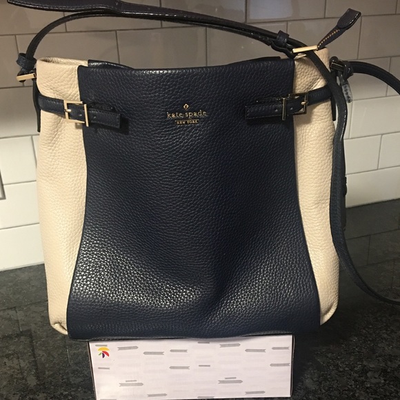 kate spade Handbags - Kate Spade Large shoulder/crossbody bag